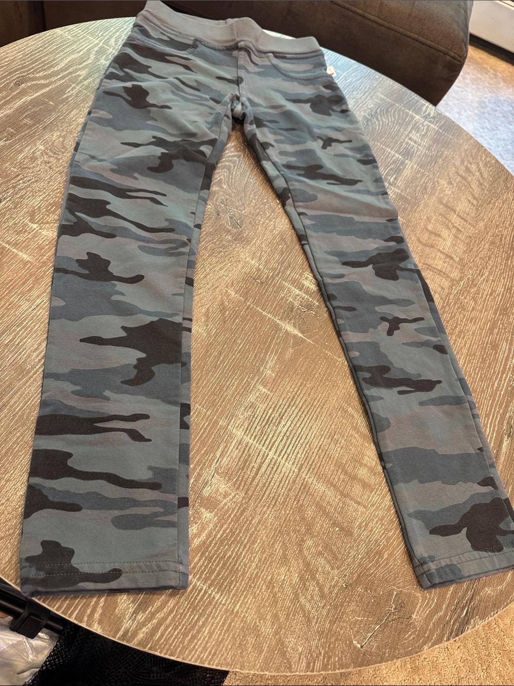 T2 Love Gray & Black Camo Leggings